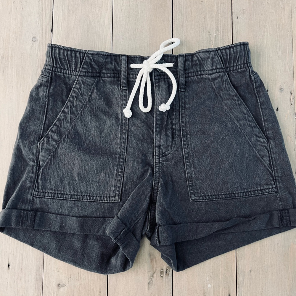 Black Women's Shorts American Eagle 0